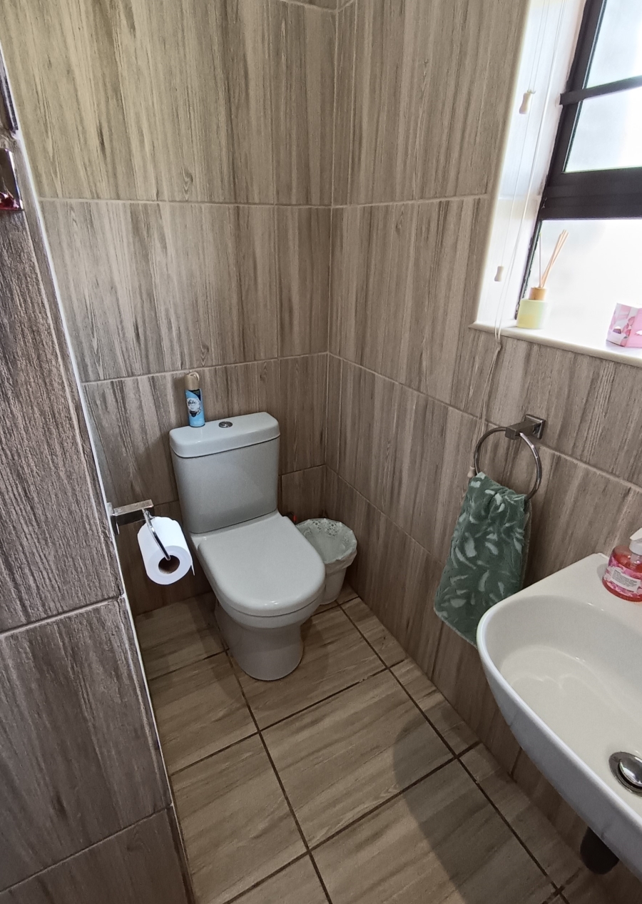 4 Bedroom Property for Sale in Aston Bay Eastern Cape